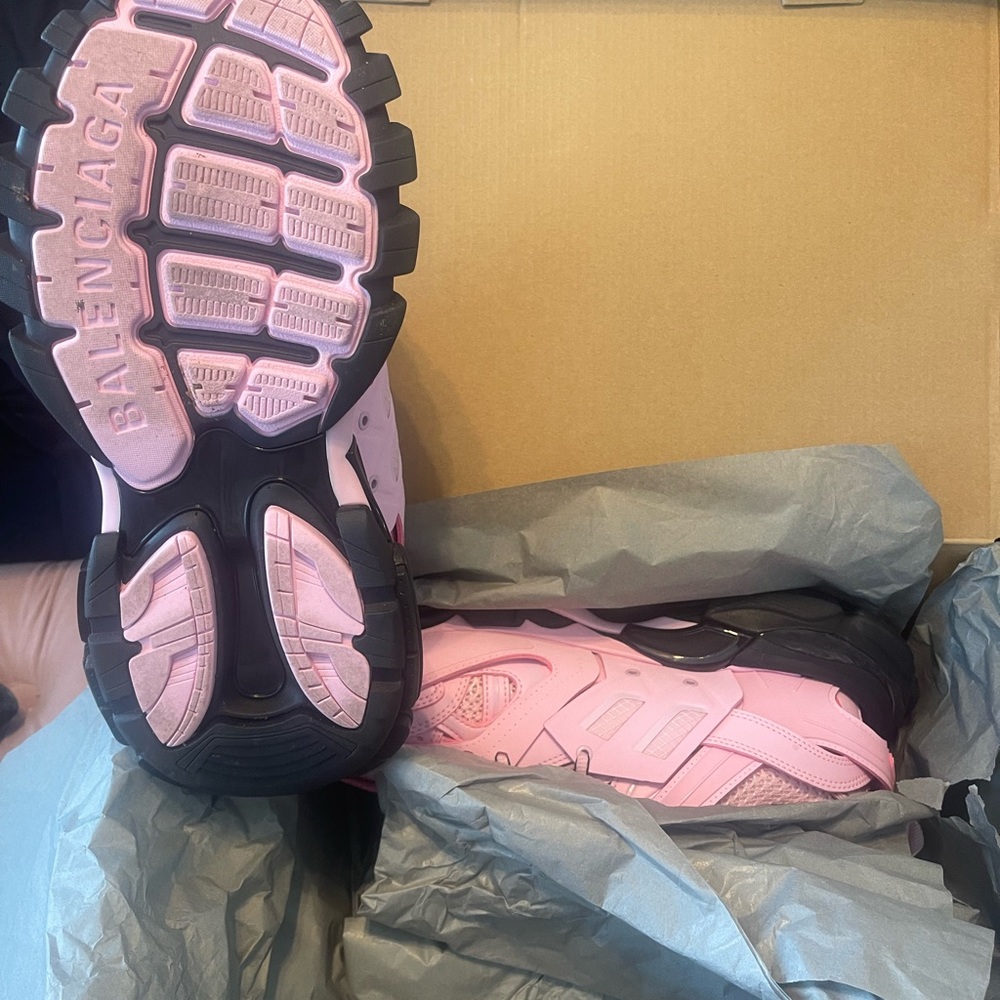 Soft ballerina pink and black balenciaga track sneakers - Picture 3 of 9